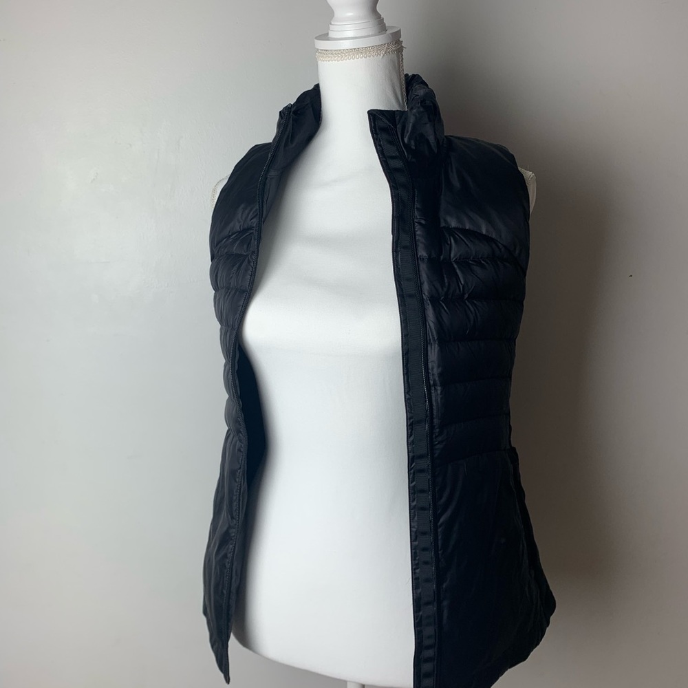 Women’s Lululemon Athletica Zipper Black Vest Size 4
